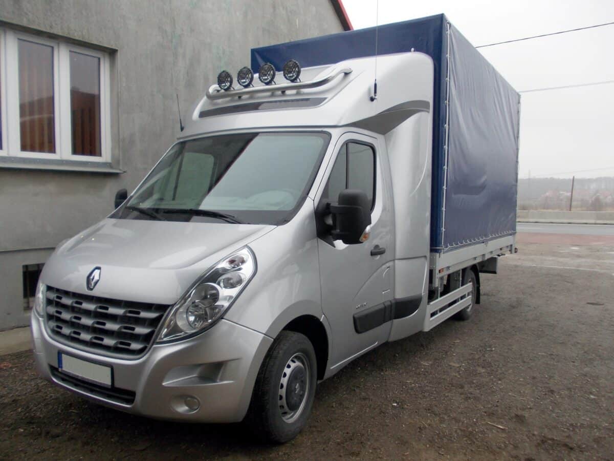 Fahrerhausverlaengerung Schlafkabine DeepSleeper fuer Renault Master Normalfahrerhaus 03 scaled